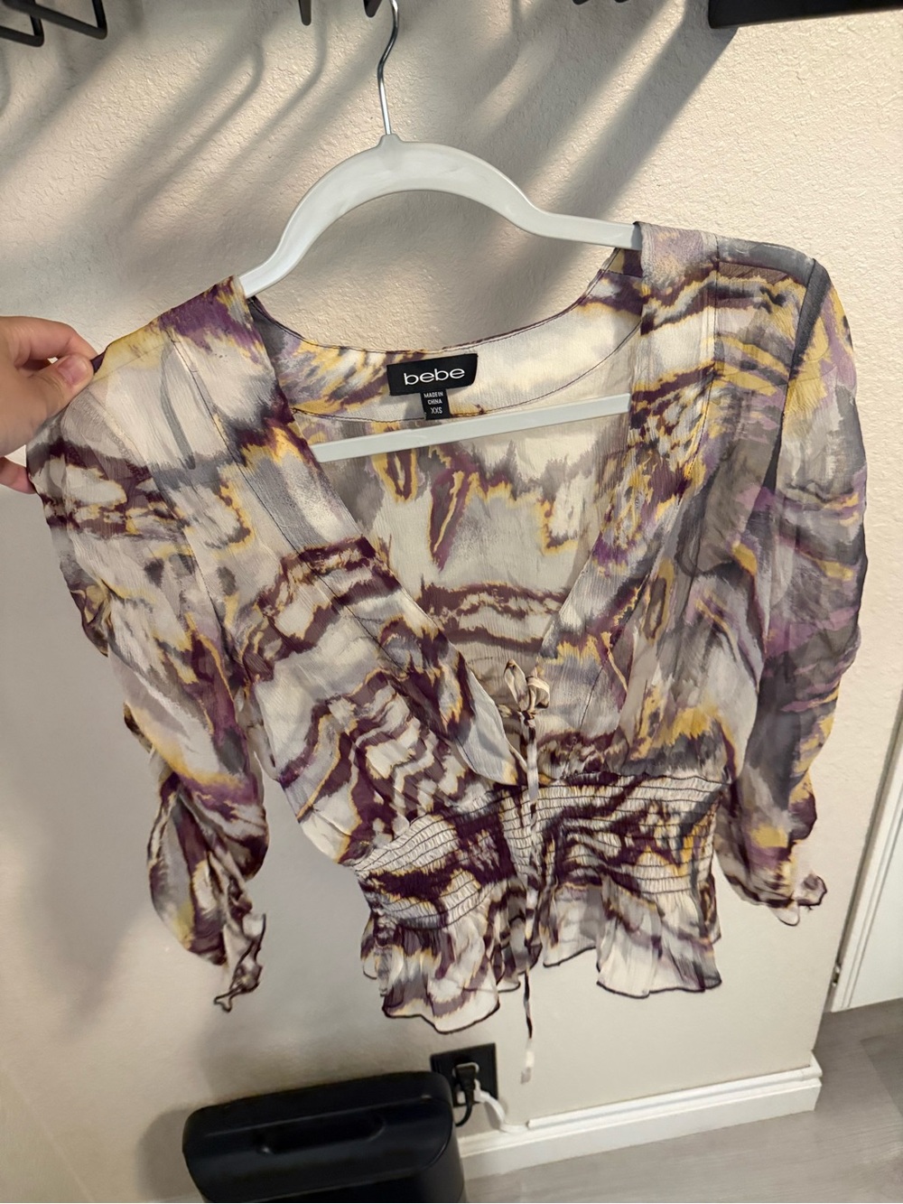 bebe Purple Marble Print V-Neck Peplum Blouse - Size XXS